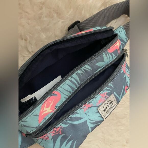 Hot Style Fanny Pack Zipper Front Flamingos - Picture 5 of 8